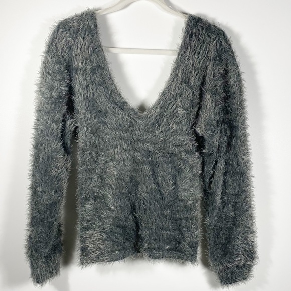 Lush Shaggy Sweater Gray Twist Butterfly Back Deep V-Neck NWT - Picture 3 of 12